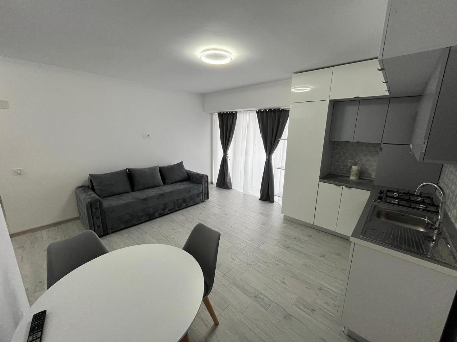 Luxy Apartamento Craiova Exterior foto