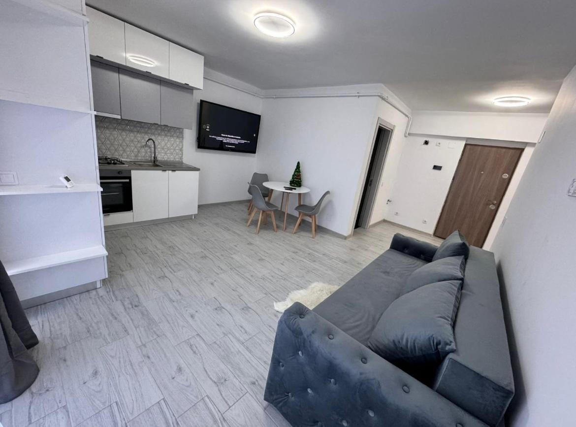 Luxy Apartamento Craiova Exterior foto